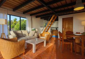 Green OceanView Relaxing Cottage