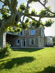 Maisons de vacances Le Sabatin - Maison de charme, un ecrin de verdure : photos des chambres