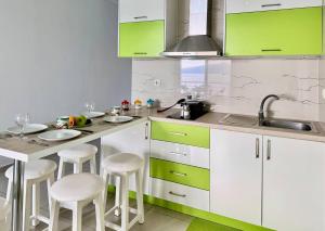 Spring Sea View Apartment