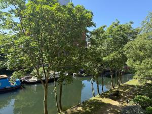 Modern one bedroom in central