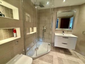 Modern one bedroom in central