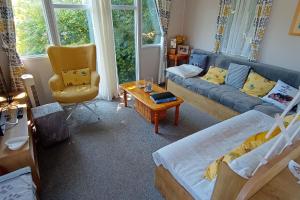 Sleeps 6 Pets Allowed & Free Parking