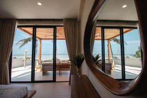 Rachel Villas - Luxurious Beachfront retreat
