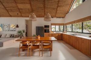 Rachel Villas - Luxurious Beachfront retreat