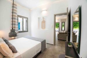 Modern Getaway in Parikia