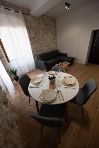 Modern Design Old Town Apartment by MN Property