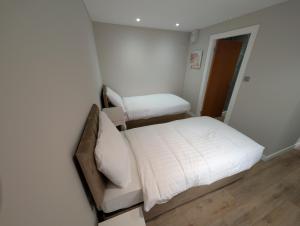 Numero Uno Ensuite 3BR Flat Hot Tub Wifi Parking