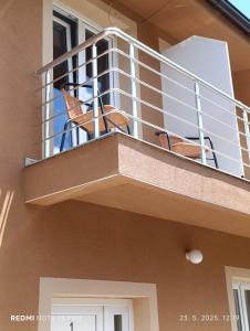 Garfield Family Studio 1