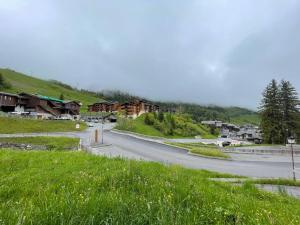 Appart 2P skis aux pieds à Valmorel, proche pistes et commerces - FR-1-356-526