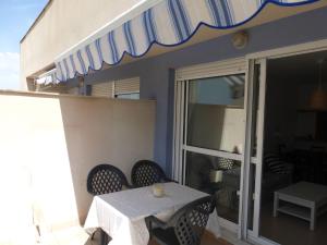 2 bedroom apartment in the Oasis complex