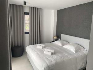 Huswell - Oceanview stay in Higueron West