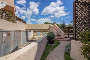 GuestHost - Elegant Beachfront Wi-Fi & Parking img27