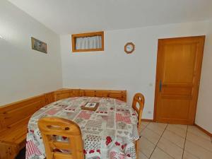 Appartements Appartement chaleureux au Grand Bornand - 6 personnes, balcon, parking, proche centre - FR-1-241-131 : photos des chambres