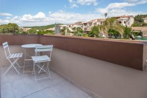 GuestHost - Elegant Beachfront Wi-Fi & Parking