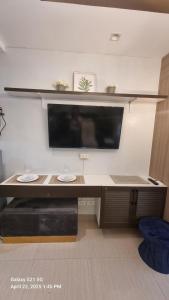 Cozy new studio walk to Mall of Asia with balcony