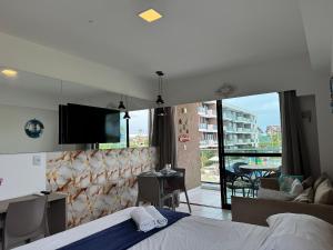 Makia Beach Experience Muro Alto por Brevelar