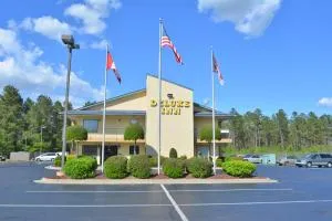 Deluxe Inn - Fayetteville I-95 - Waycross