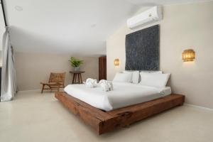 Rachel Villa 2BR - Beachfront pool villa