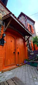 Teora stone otel no 68