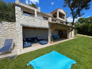 Luxueuse villa avec vue village et mer sur saint Paul de Vence