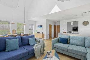 4 The Vista - On-site pool - EV Point