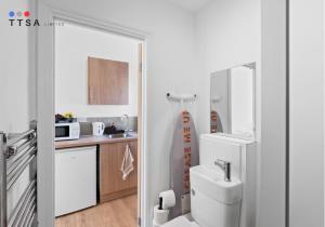 Bright Studio with En-suite & Kitchenette A2 - Norwood Junction