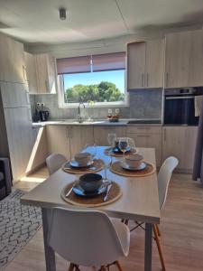 Sea View Holidays - Mobilehome Pakostane