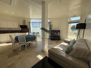 Appartements Magaly - Situe a deux pas de la plage : photos des chambres