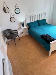 Newly decorated lovely three bedroom flat