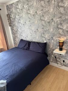 Newly decorated lovely three bedroom flat