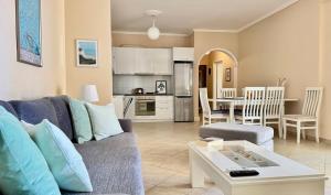 Blue Spacious Sea View Apartment