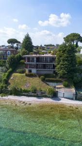 Holiday Garda Villa Dolcelago Lake Front