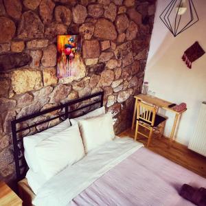 Teora stone otel no 68