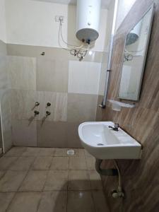 Urban Nest Roomz - Thoraipakkam OMR