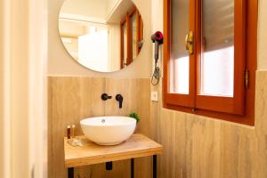 Single Room with Private Bathroom
