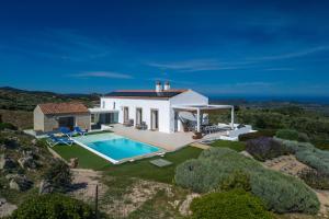 Sardegna è - Stazzu di l'Incantu con piscina