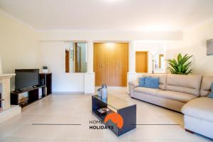 #297 Moderna V3 com Piscina by Home Holidays