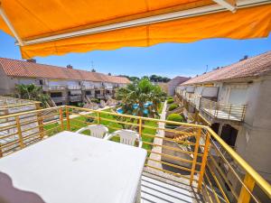 LITORAL COSTA DORADA - TRES CARABELAS Only families