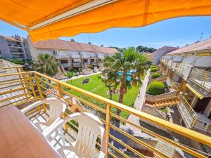 LITORAL COSTA DORADA - TRES CARABELAS Only families