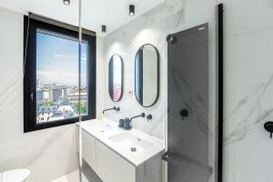 Lumen Milano - Skyline View Attic