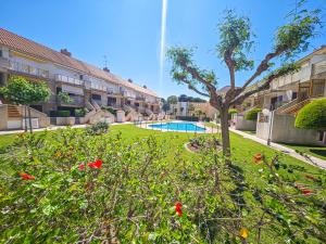 LITORAL COSTA DORADA - TRES CARABELAS Only families