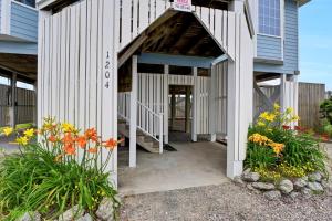 1204 New River Inlet Road - Blue Haven