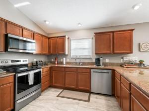 2010 Z3a VILLAGE OF PENNECAMP by REMAX Premier