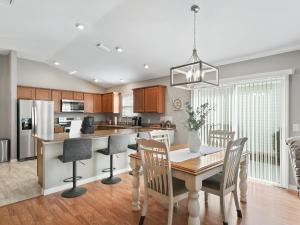 2010 Z3a VILLAGE OF PENNECAMP by REMAX Premier