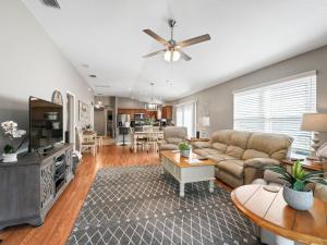 2010 Z3a VILLAGE OF PENNECAMP by REMAX Premier