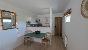 Appartements Appartement cosy avec jardin : photos des chambres