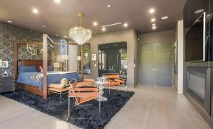 NEW Modern Oasis off Melrose - Rooftop - Pool