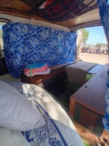 Vintage Camper Van Explore Driving Mallorca - full equip