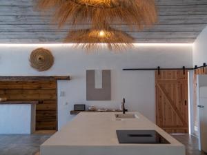 Casa Thala - Conceptual 3-Suite Villa & Hot Pool