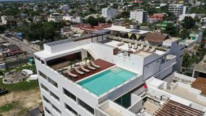 07DK52-Where the Sea Kisses the Sky